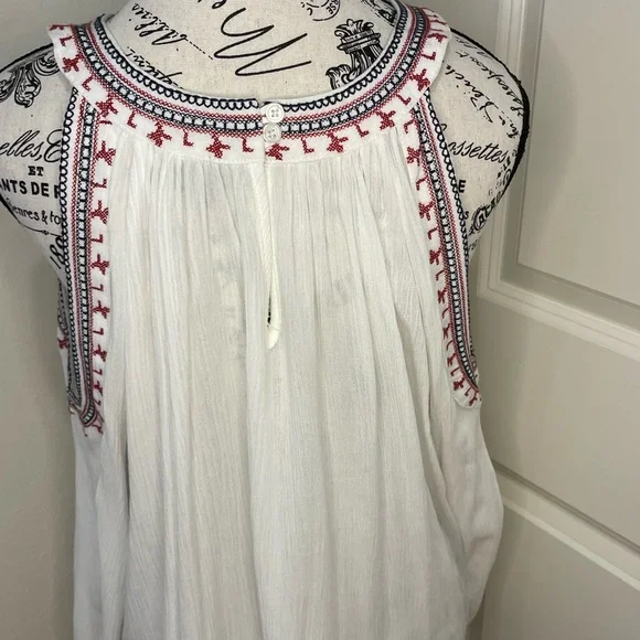 Como Vintage Embroidered White Sleeveless Cold Shoulder Top Size Large - Picture 6 of 13